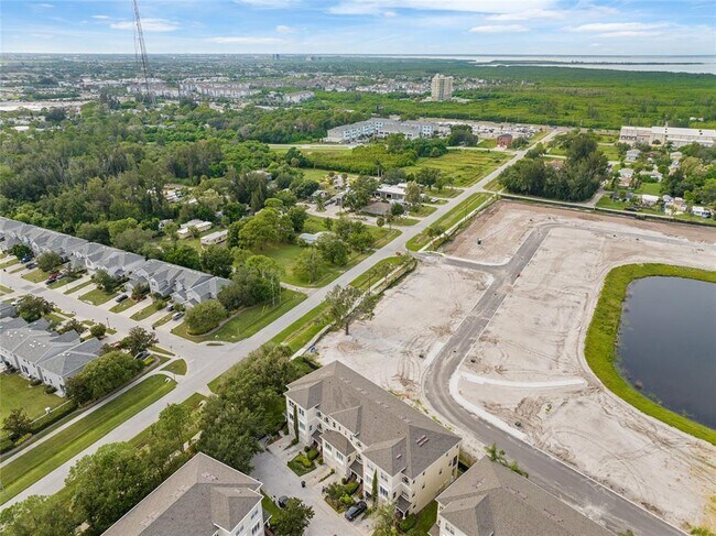 Building Photo - 1129 Venetian Harbor Dr NE