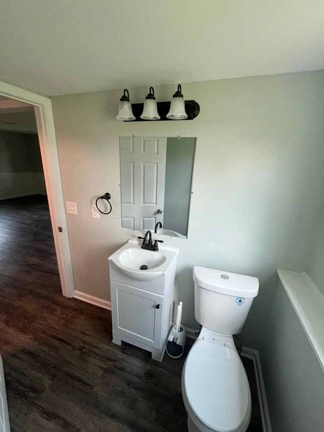 Building Photo - 41 Capri Dr