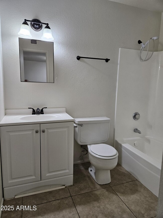 Building Photo - 6557 S La Rosa Dr