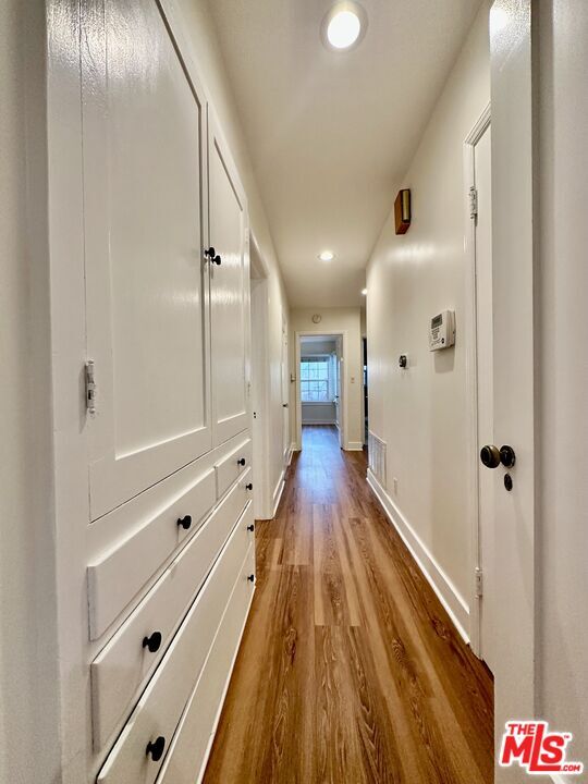 Building Photo - 1086 Meadowbrook Ave