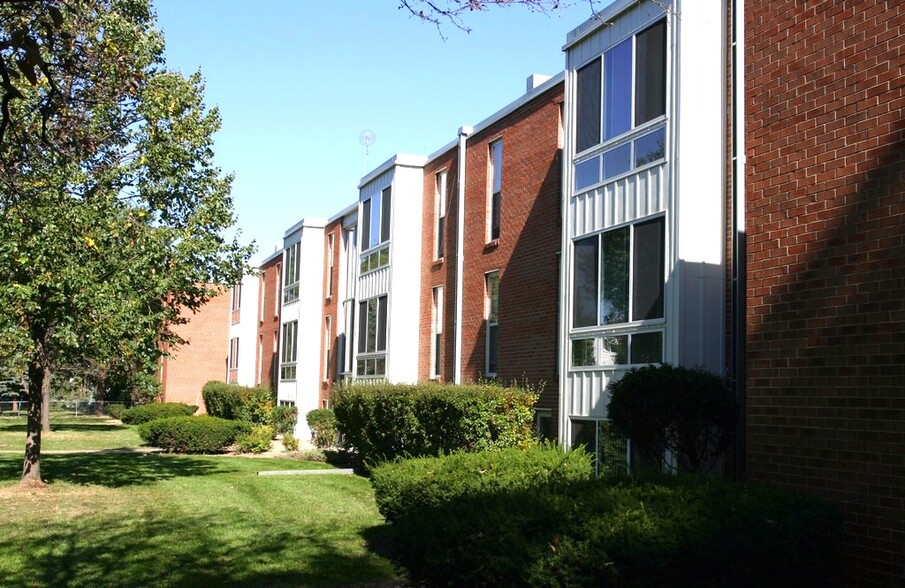 Chowen Plaza Apartments - 4425 Chowen Ave S Minneapolis MN 55410 ...