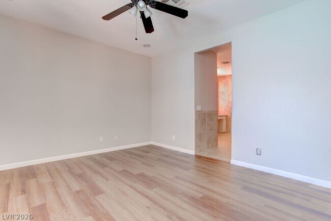 Building Photo - 325 Brilliant Summit Cir