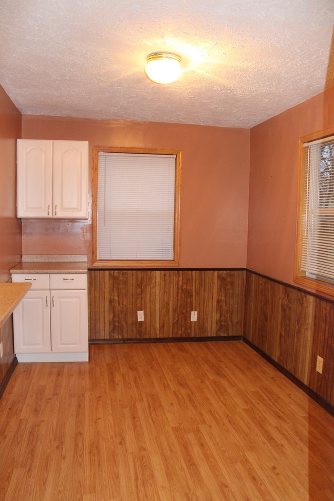 Building Photo - 1519 Baker Dr