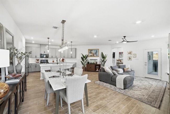 Building Photo - 517 Lady Swiss Ln