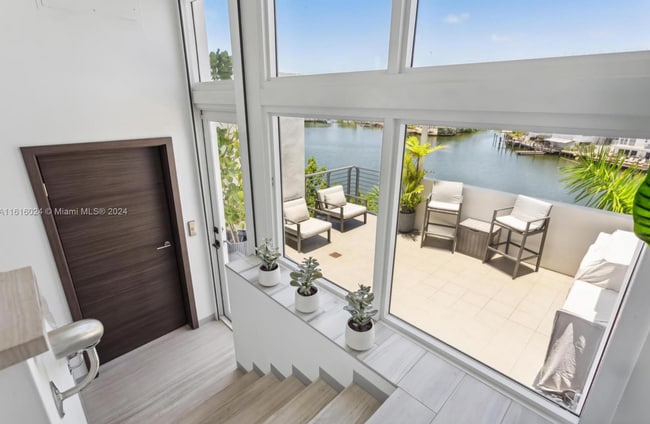 Building Photo - 101 N Shore Dr