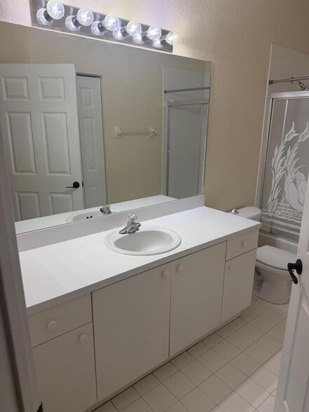 Building Photo - 8839 S Isles Cir
