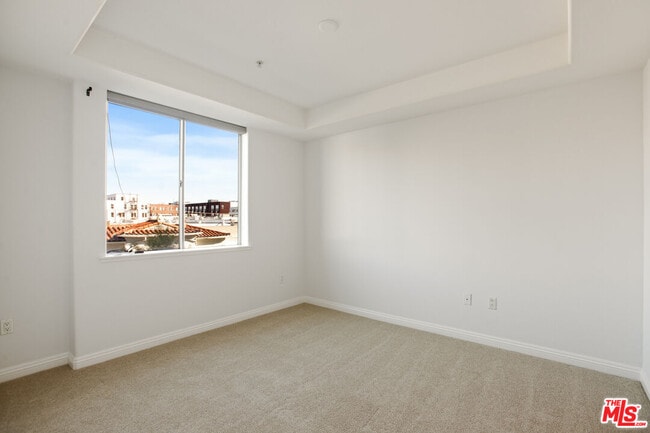 Building Photo - 629 Traction Ave