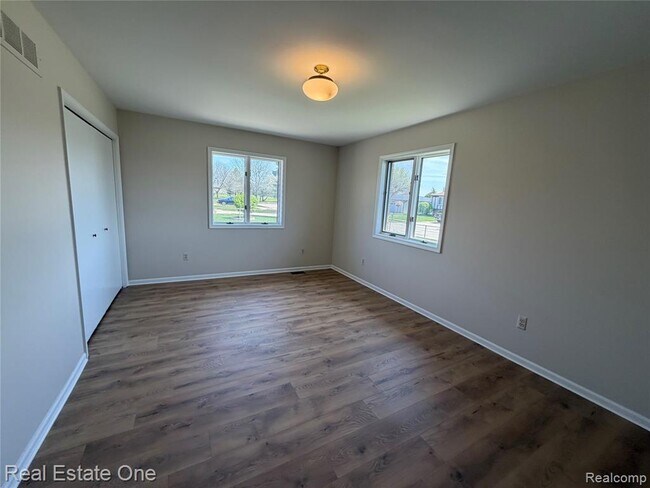 Building Photo - 36552 Melbourne Dr