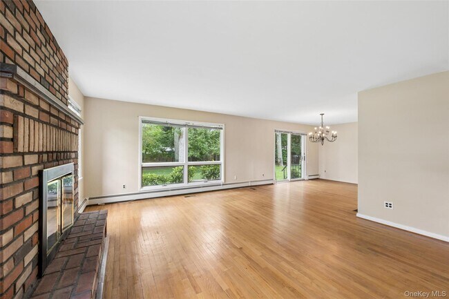 Building Photo - 23 Argonne Rd W