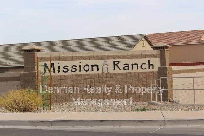 Building Photo - 1552 E Inouye Dr