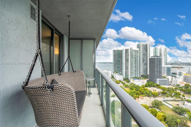 Building Photo - 121 NE 34th St