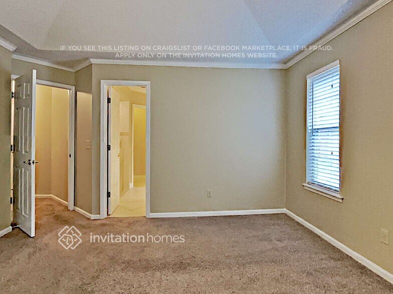 Building Photo - 11826 Clearwater Oaks Dr W