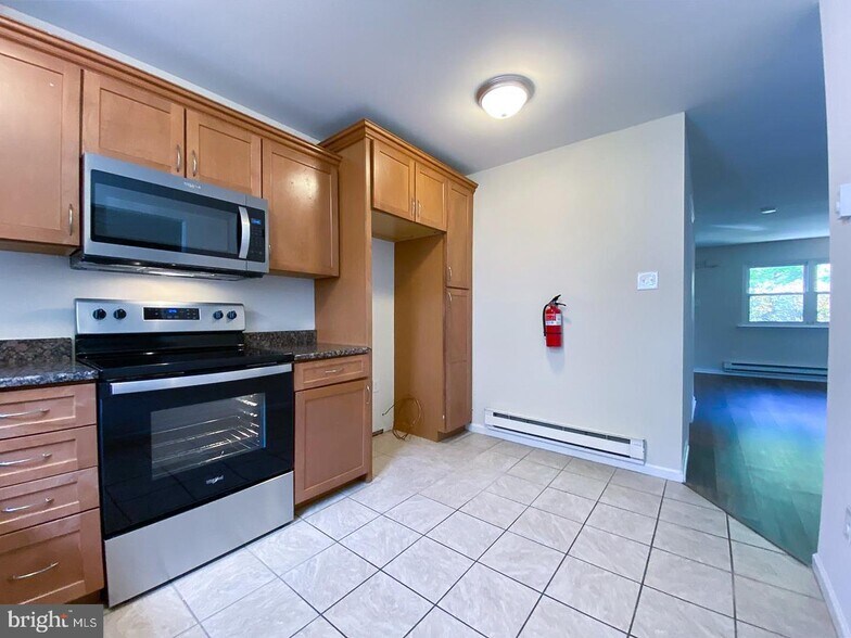 Building Photo - 366 Bala Ter E