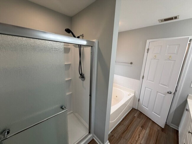 Building Photo - 514 Lory Ln