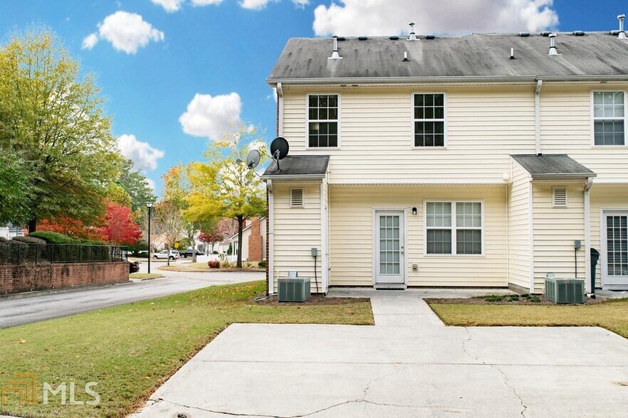 Building Photo - 4680 Liberty Square Dr
