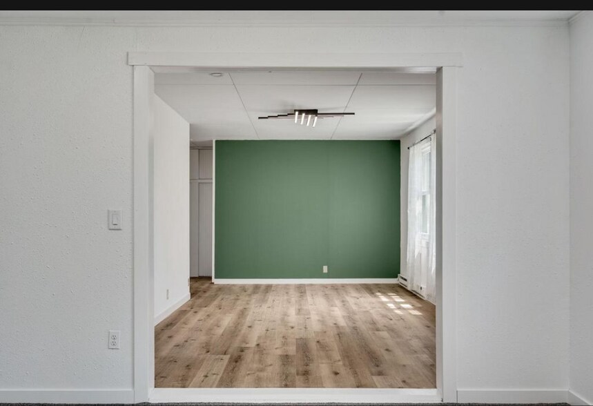 Building Photo - 2011 Park Ave