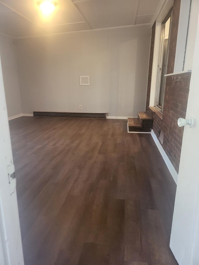 Building Photo - 757 Goodyear Dr