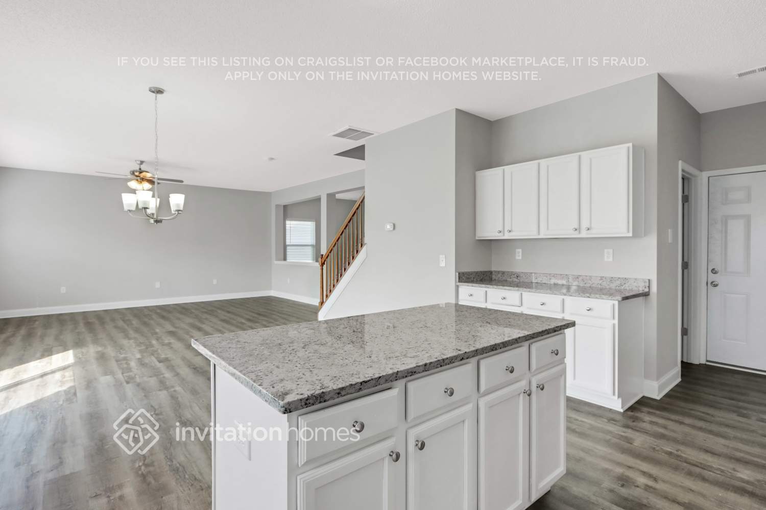 Building Photo - 13645 Coram Pl