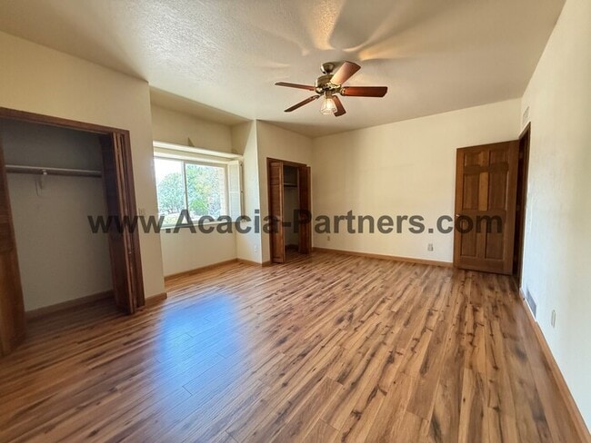 Building Photo - Stunning Two Bedroom with Den