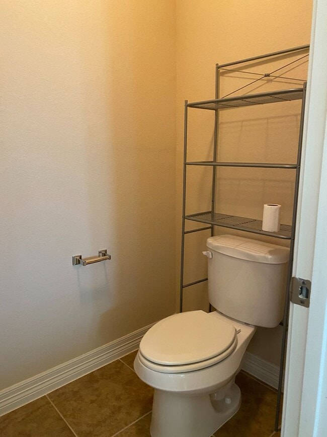 Building Photo - 3101 Christians Tee