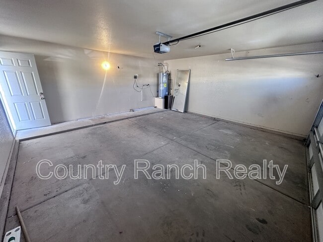 Building Photo - 1934 Easy St