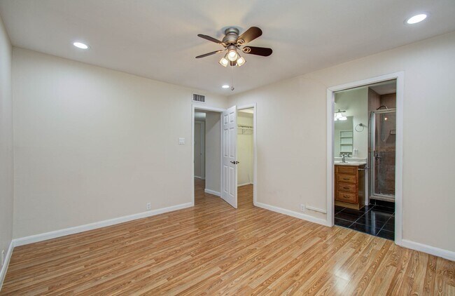 Building Photo - 8102 Amelia Rd