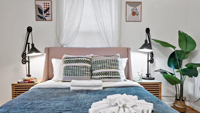 Building Photo - 6365 Columbia Pike