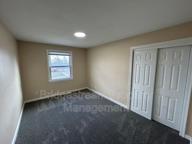 Building Photo - 7541 Mintwood Ave