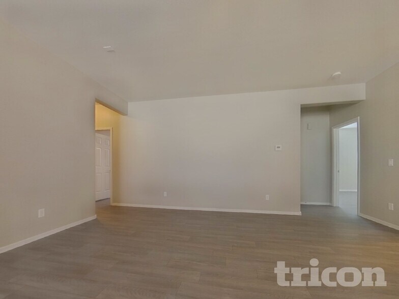 Building Photo - 7329 W Darrel Rd