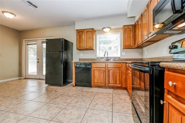 Building Photo - 7149 Wedgewood Dr