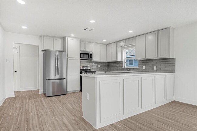 Building Photo - 3910 Cetti St