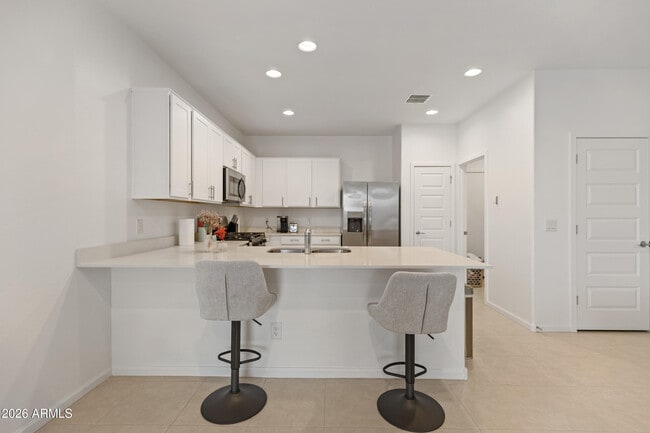 Building Photo - 3065 E Riding Boot Wy