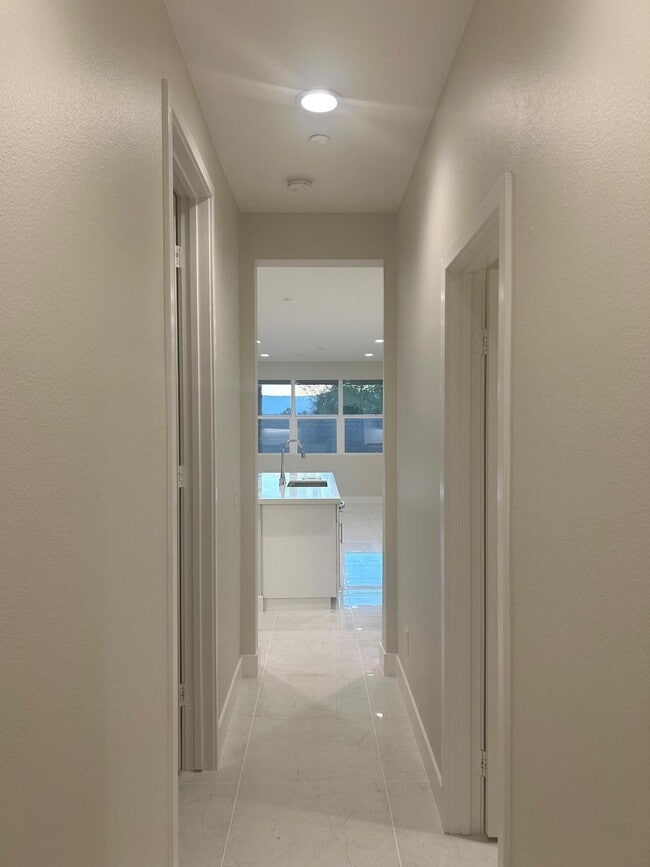 Building Photo - 43275 Passagio Lago Way