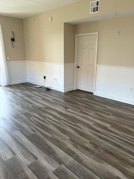 Building Photo - 1200 Town Center Dr