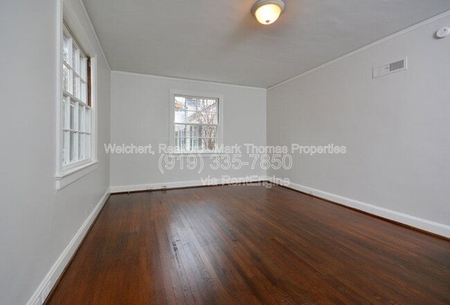 Building Photo - 2602 Vineyard St