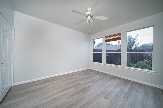 Building Photo - 13111 S Bellaire Estates Dr