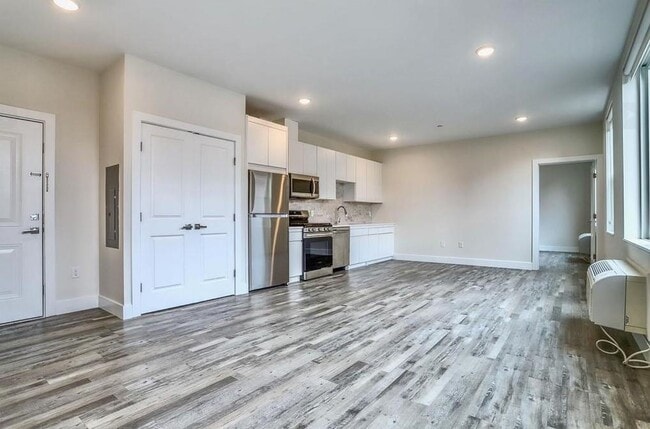 Building Photo - 140 Avenue B