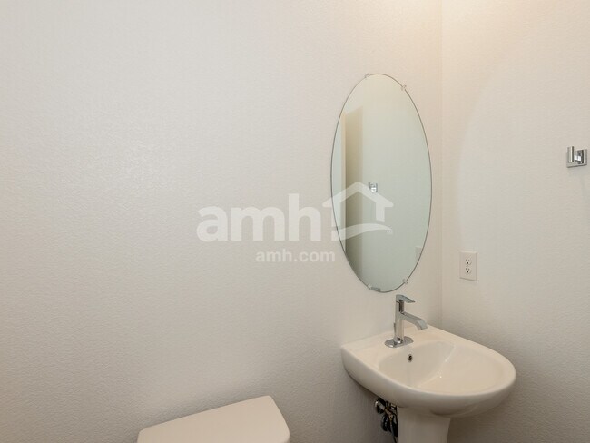 Building Photo - 9530 Aldersyde Dr