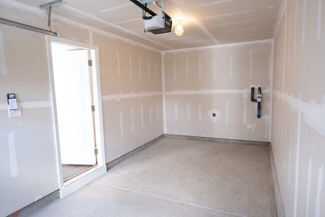 Building Photo - 222 US-1