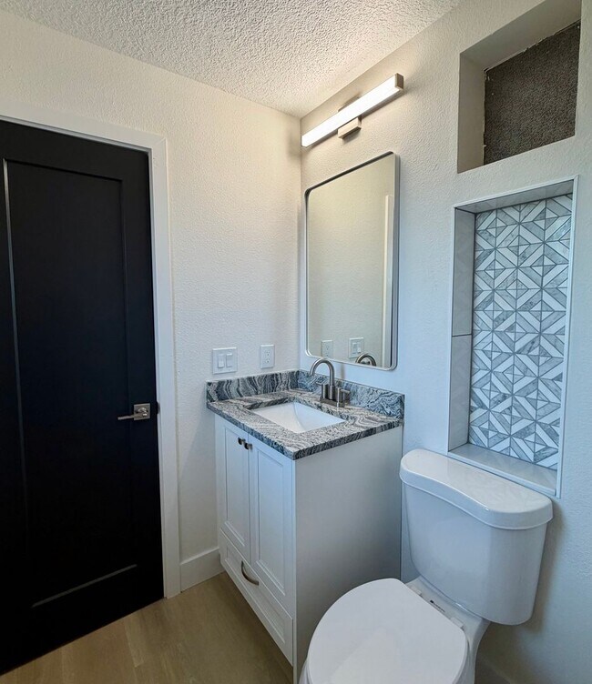 Building Photo - Adorable Makeover Melbourne Florida-Close to Wickham Rd.
