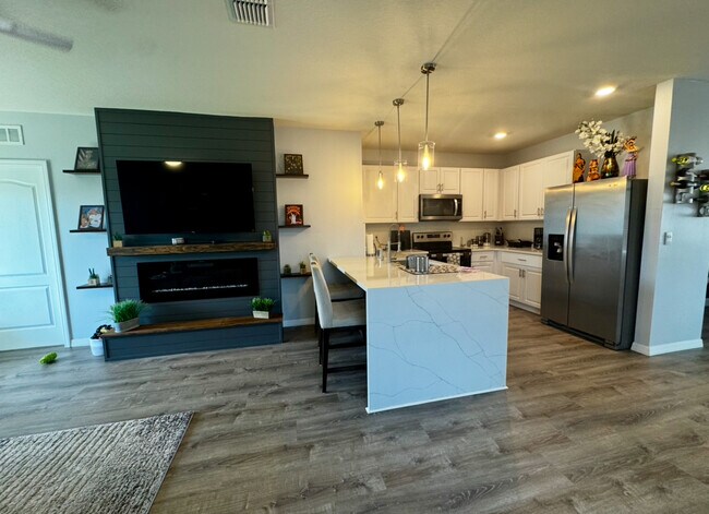 Building Photo - 1567 Barberry Dr
