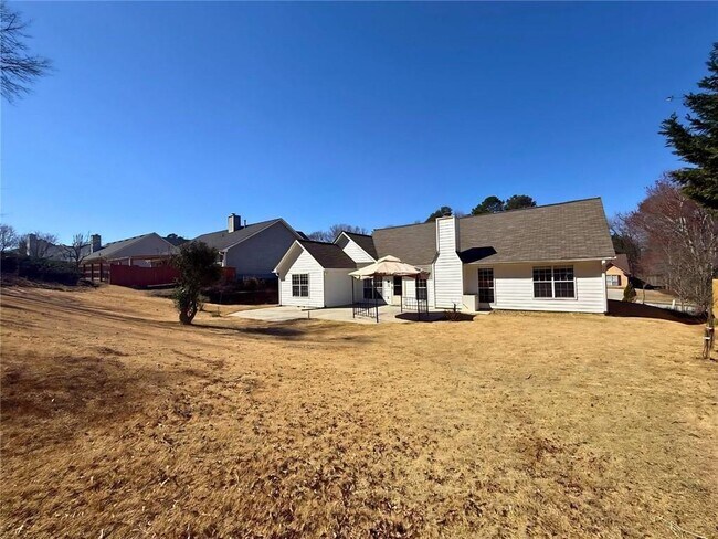 Building Photo - 2029 Manor Oak Ln NE