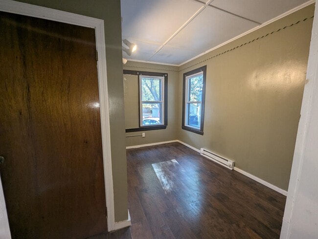 Building Photo - 20 Chellis St