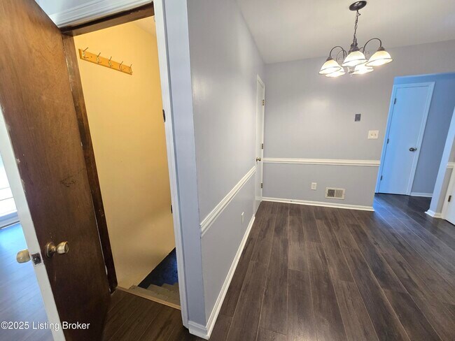 Building Photo - 9313 Le Beau Ct
