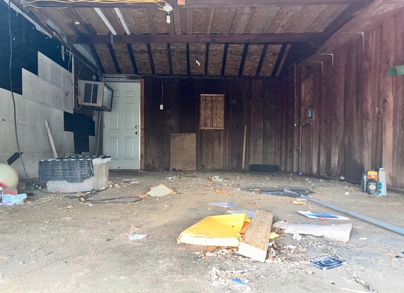 Building Photo - 7013 Edna St