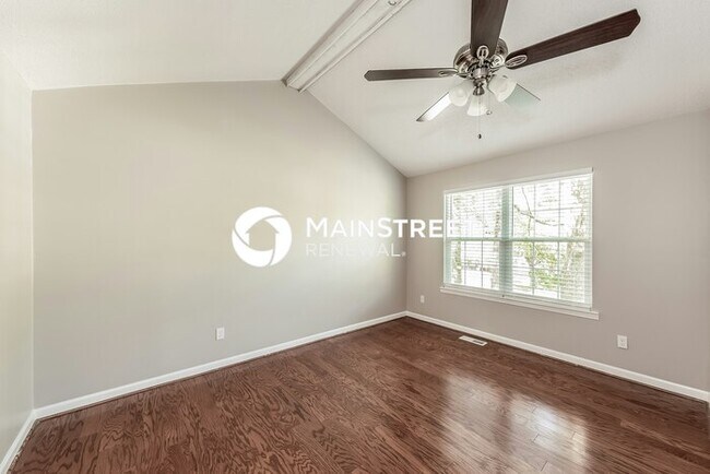 Building Photo - 4 Bedroom Pet-Friendly Home in Birmingham, AL with Main Street Renewal