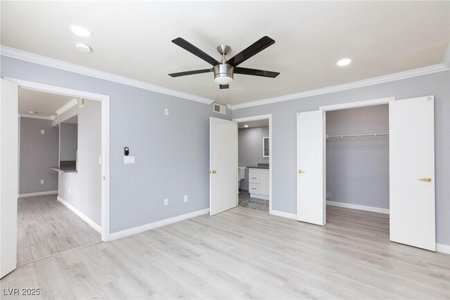 Building Photo - 8101 W Flamingo Rd