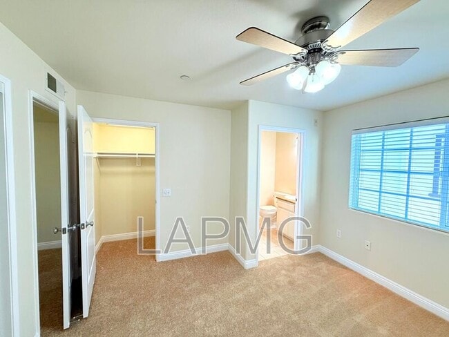 Building Photo - 12217 Moorpark St