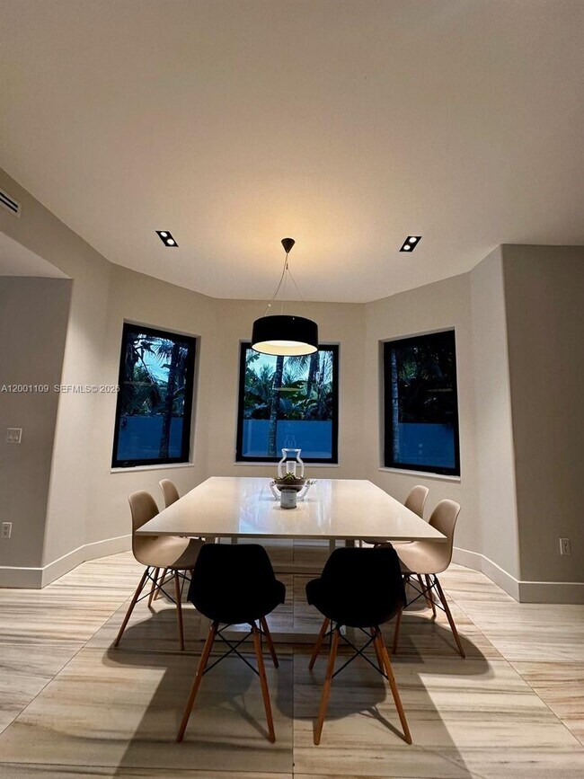 Building Photo - 223 NW 129th Ave