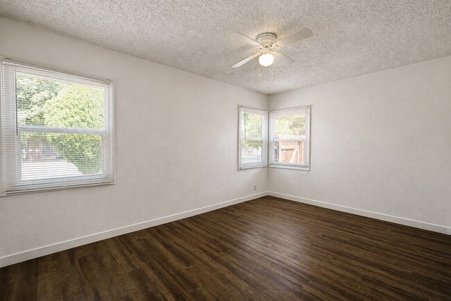 Building Photo - 15628 Esther St